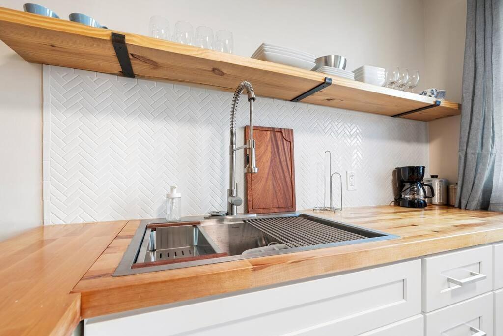Retro 1br For 4 With King Bed Near Zoo And Liberty Bowl Apartment *
